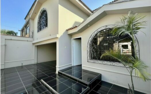 Casa en VAlle Hermoso Surco